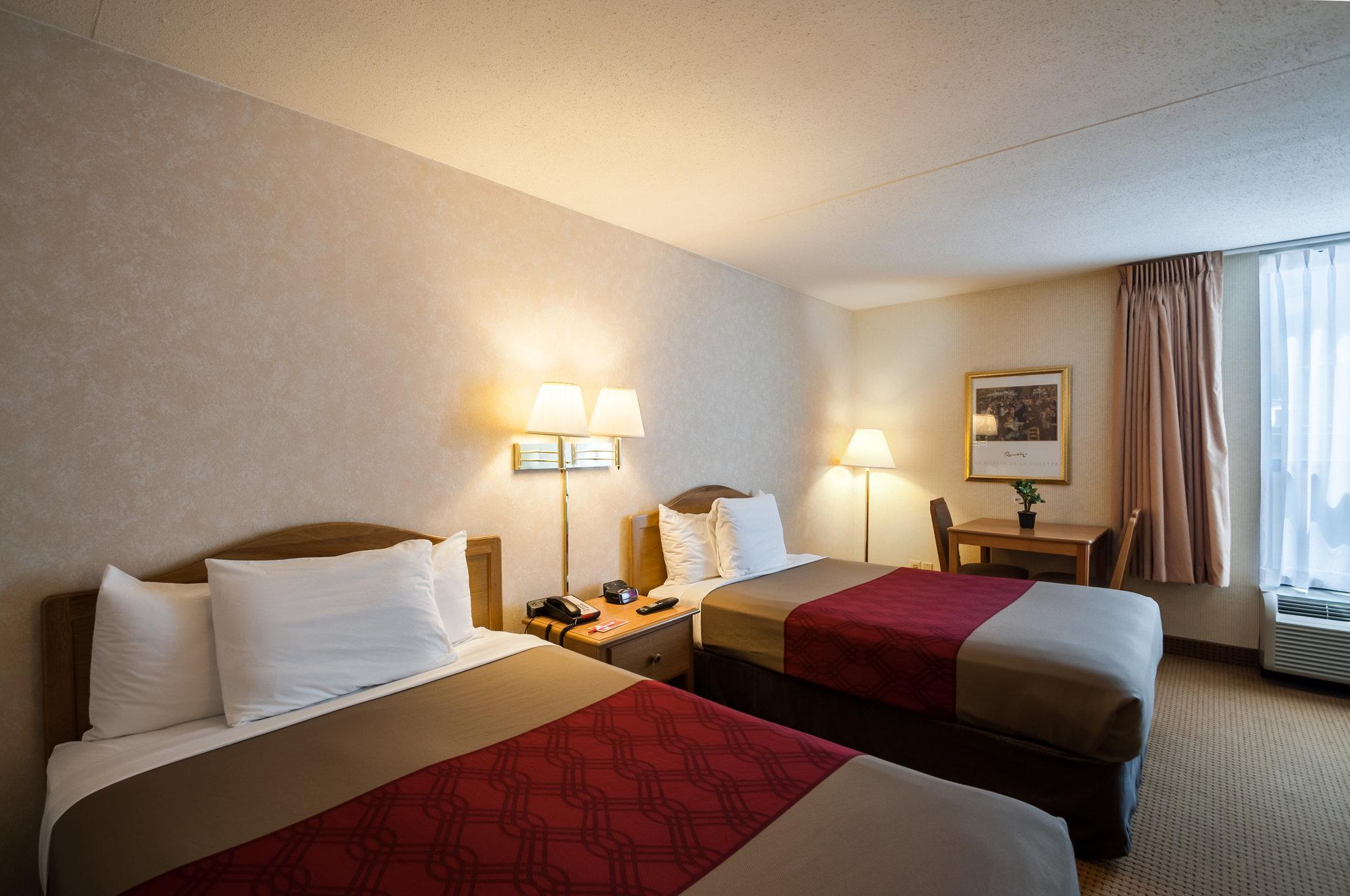 Lodge Econo Metro